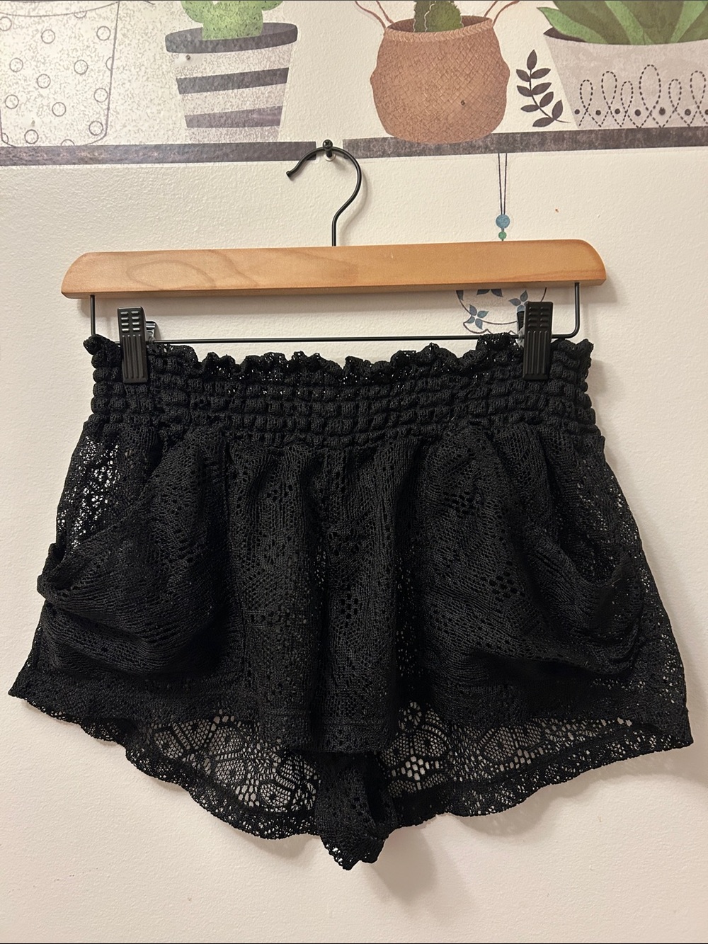 Black Lace Elastic-Waist Women’s Shorts